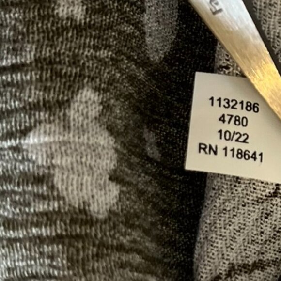 Lane Bryant Plus-Size Green/White Bandana Patchwork Light-Weight Tunic Sz 22 - Picture 8 of 9